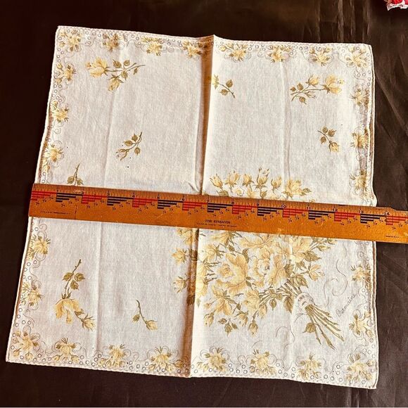 Vintage Germaine Yellow Rose Bouquet Print Handkerchief - Picture 5 of 7